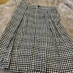 NWOT Who What Wear Black and White A-Line Skirt